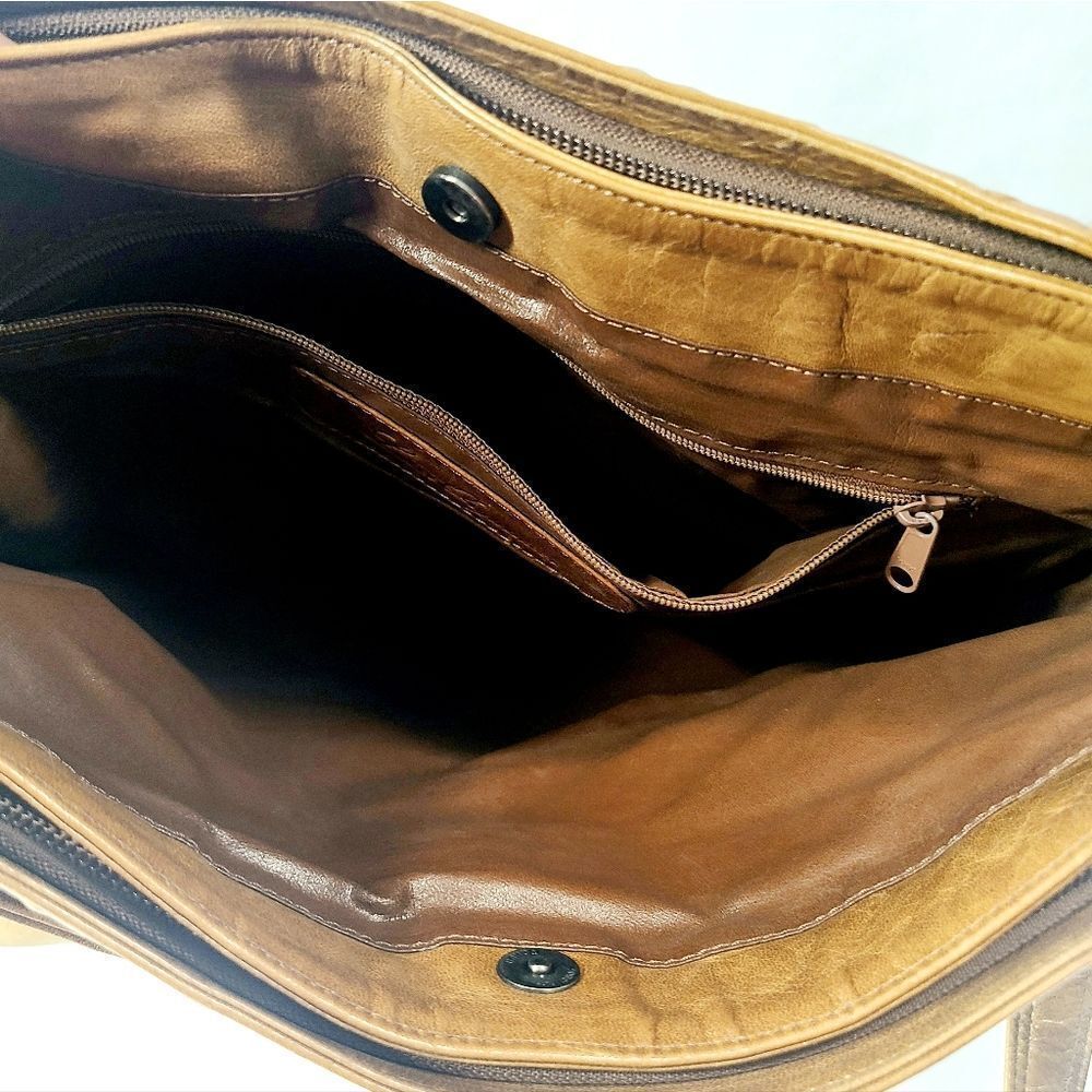 Lucci Organizer Leather Tore Bag - Picture 2 of 6